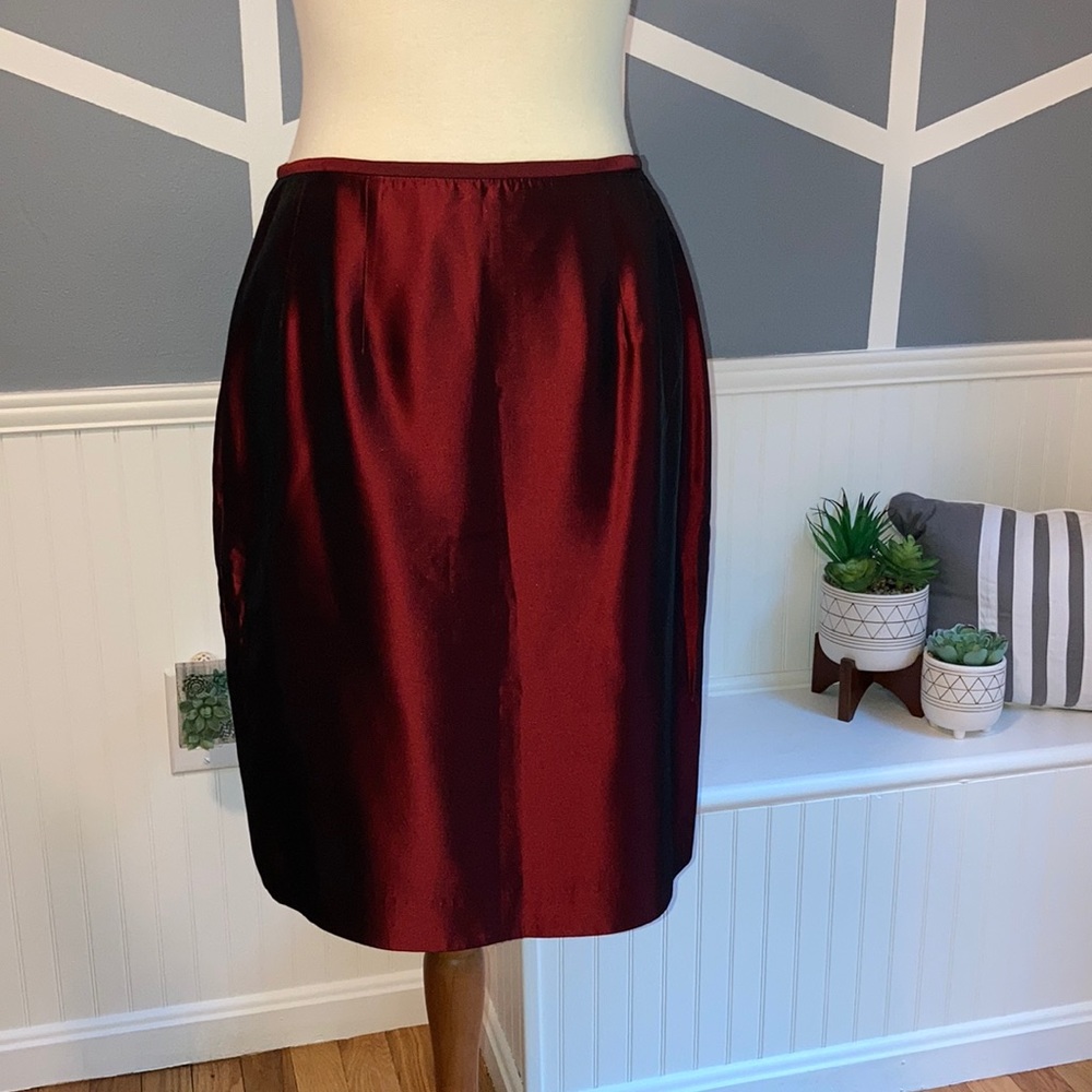 Tahari pencil skirt red & with black sheen